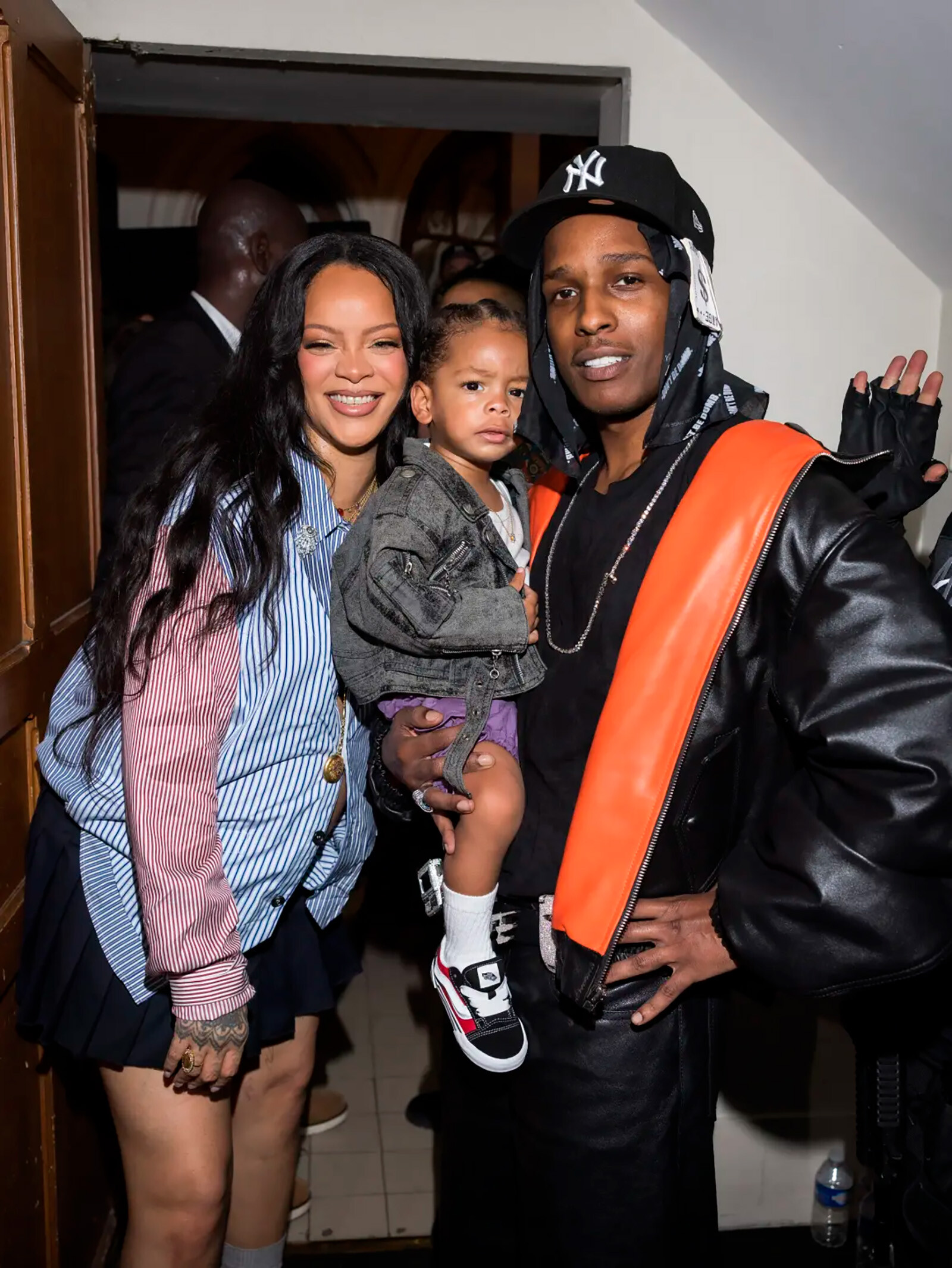 Беременная Рианна с сыном Риотом поддержали A$AP Rocky на показе