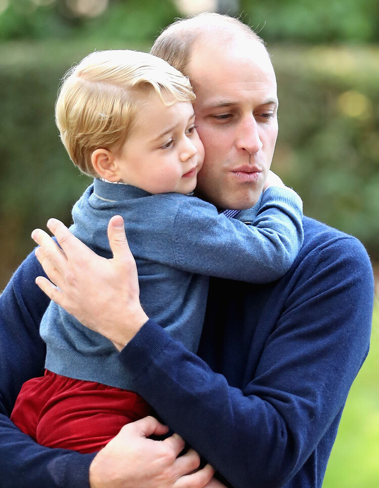 Принц Уильям отказывается направлять своего сына принца Джорджа в школу-интернат