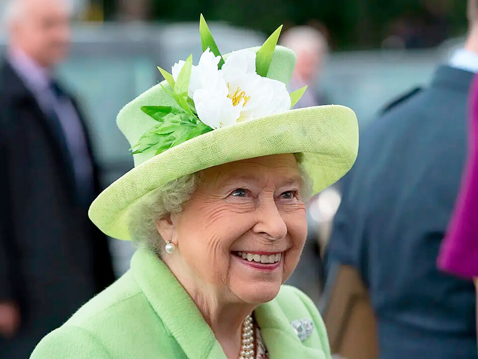 Королева Елизавета II посещает Ирландию в 2016 году
