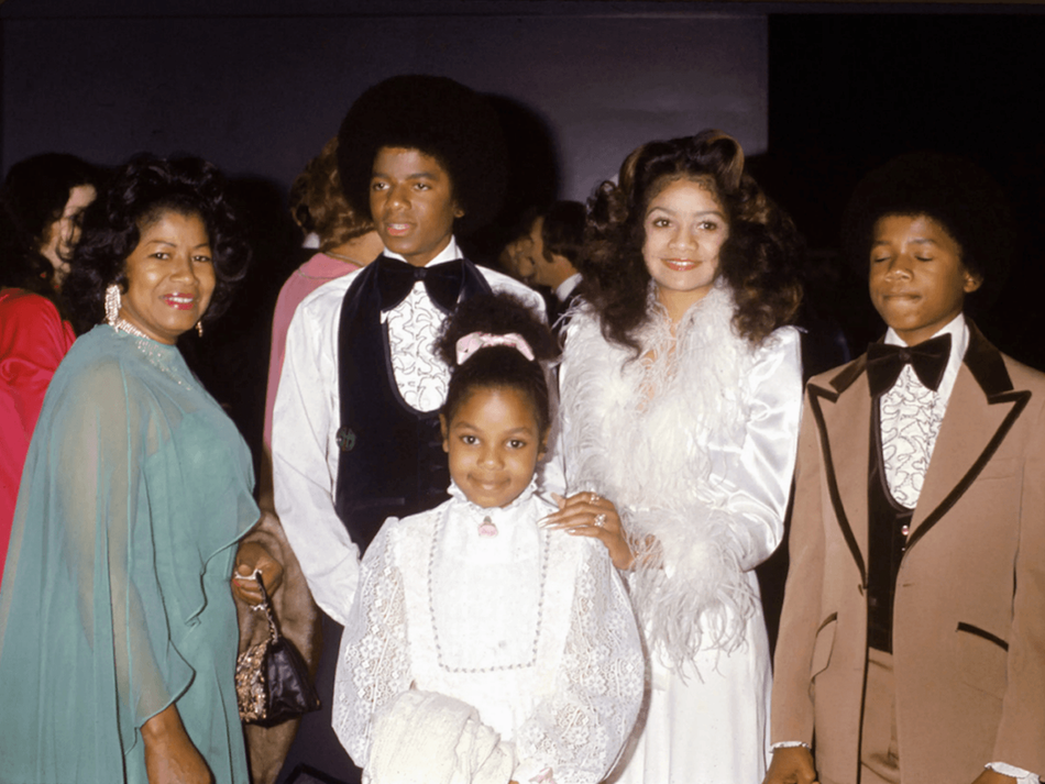 Майкл Джексон со своей матерью Кэтрин, сестрами Джанет и Ла Тойей и братом Рэнди