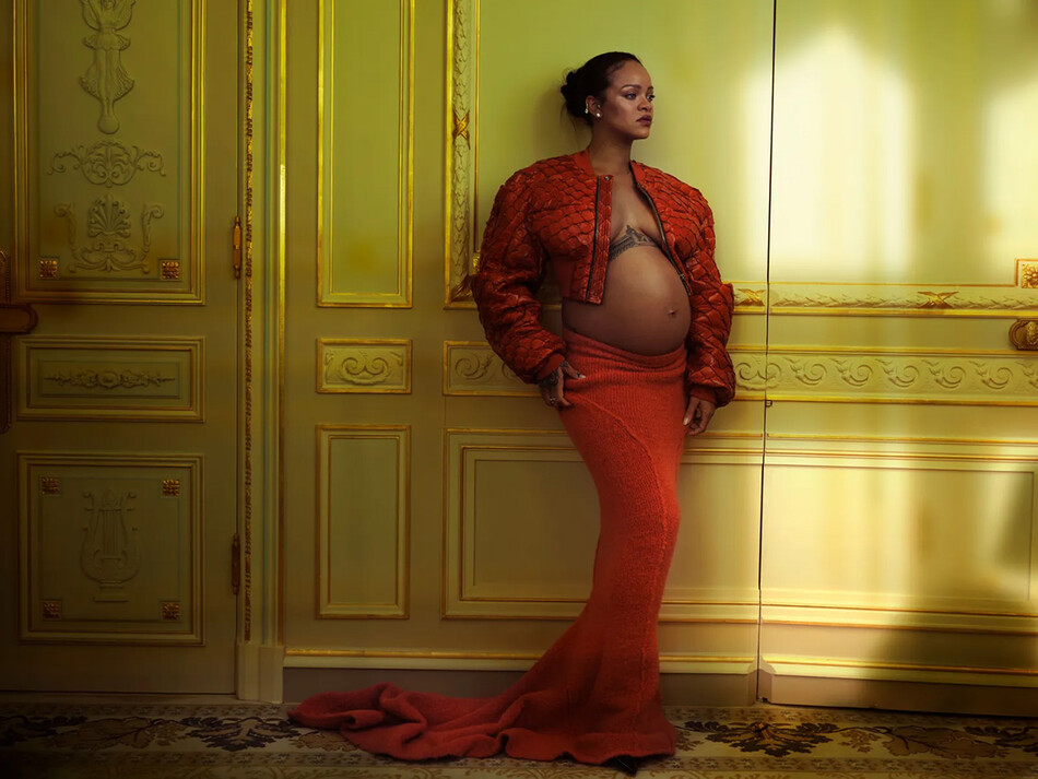 Беременная Рианна снялась для обложки журнала Vogue