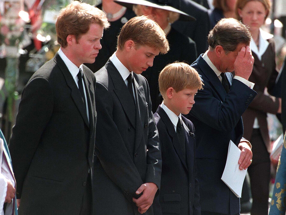 Чарльз Спенсер, принц Уильям, принц Гарри и принц Чарльз, 1997