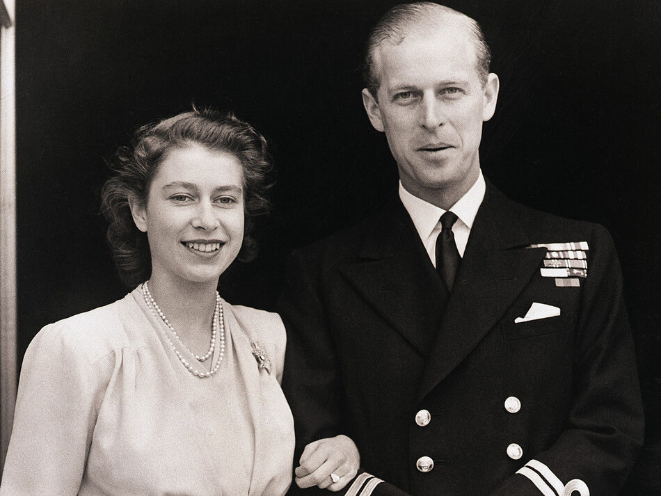 Принцесса Елизавета и принц Филипп объявили о помолвке в июле 1947 года&nbsp;