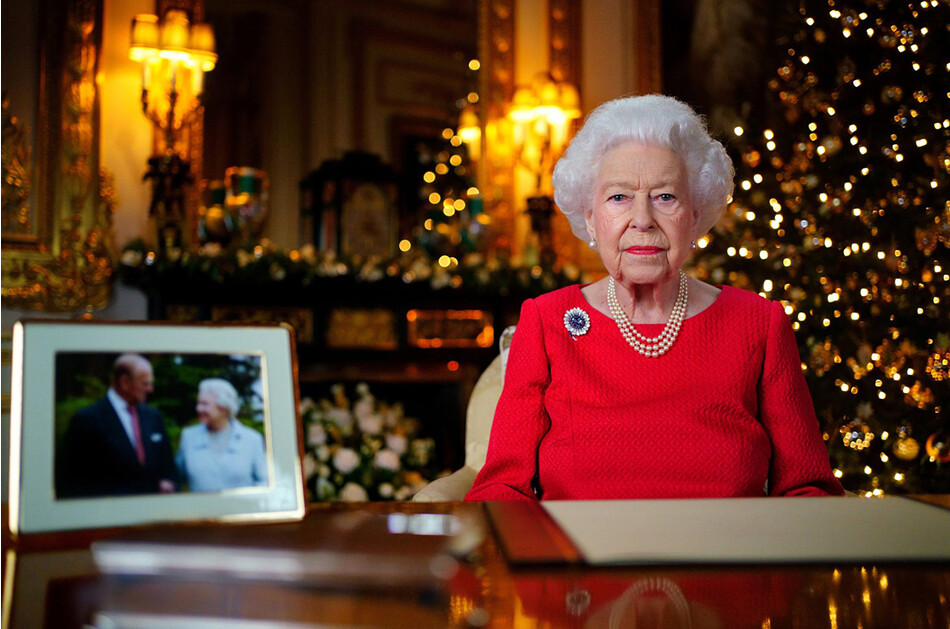 Елизавета II во время ежегодного рождественского видео обращения, 2021
