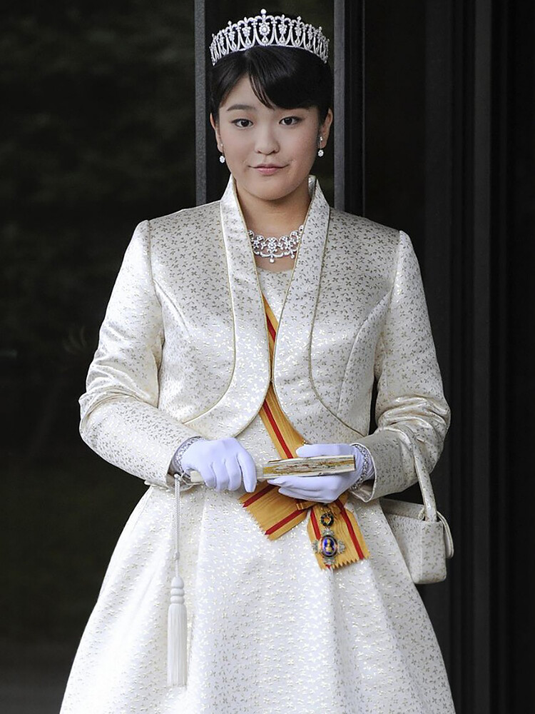 Бывшая японская принцесса осваивает профессию простолюдинов: Мако устроилась на работу в Метрополитен-музее