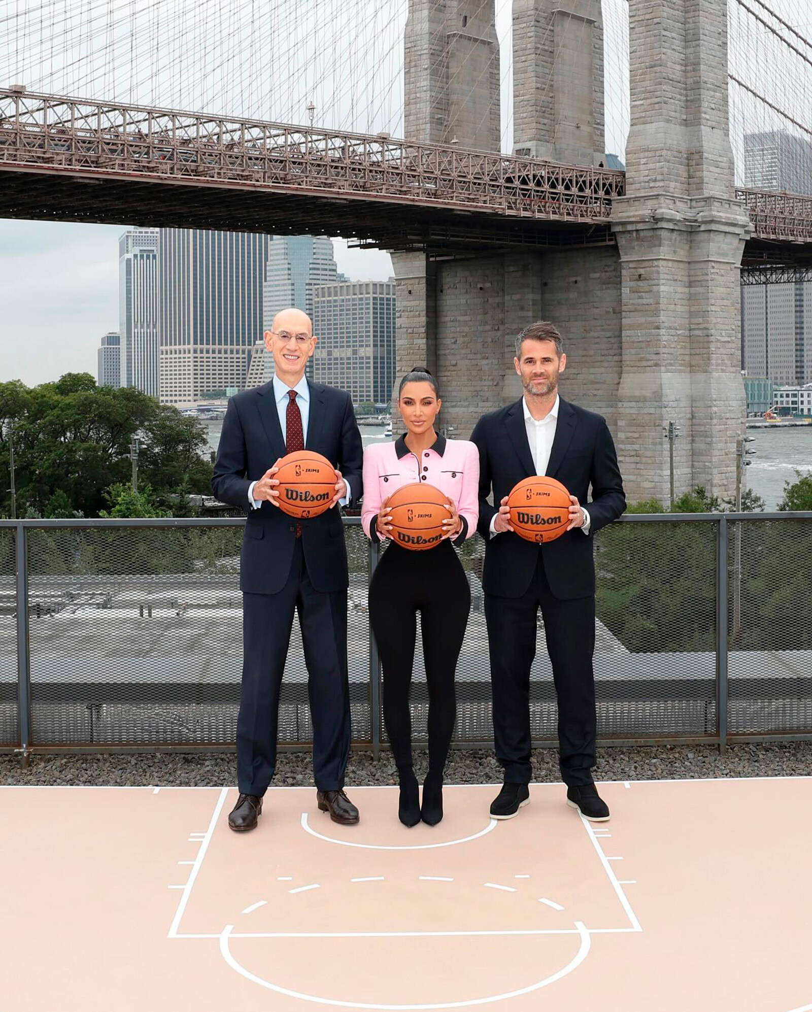 Бренд Ким Кардашьян стал официальным партнёром NBA и WNBA