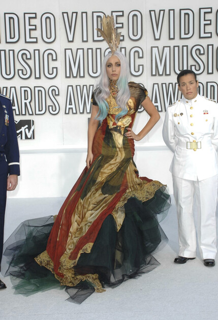 Леди Гага в Alexander McQueen&nbsp;, 2010