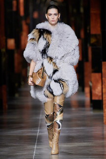 Fendi весна-лето 2022 / Fendi Spring 2022 Ready-to-Wear collection