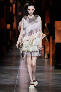Fendi весна-лето 2022 / Fendi Spring 2022 Ready-to-Wear collection