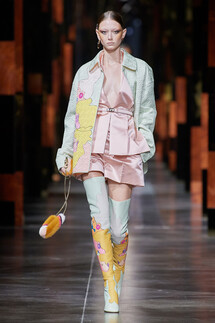 Fendi весна-лето 2022 / Fendi Spring 2022 Ready-to-Wear collection