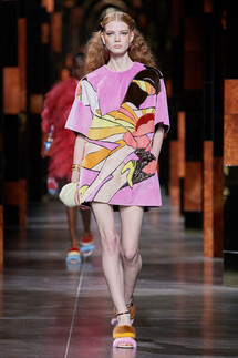 Fendi весна-лето 2022 / Fendi Spring 2022 Ready-to-Wear collection