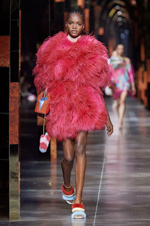 Fendi весна-лето 2022 / Fendi Spring 2022 Ready-to-Wear collection
