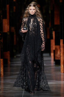 Fendi весна-лето 2022 / Fendi Spring 2022 Ready-to-Wear collection
