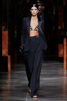 Fendi весна-лето 2022 / Fendi Spring 2022 Ready-to-Wear collection