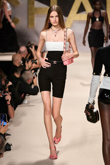 Chanel весна-лето 2022 / Chanel Spring 2022 Ready-to-Wear collection