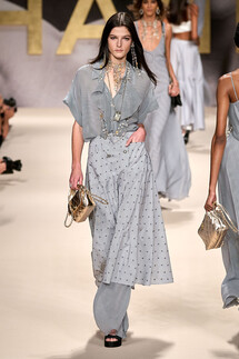 Chanel весна-лето 2022 / Chanel Spring 2022 Ready-to-Wear collection