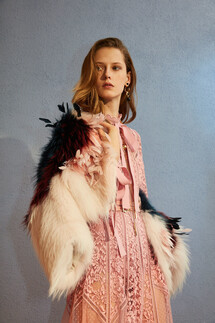 Elie Saab Pre-fall 2018 коллекция Elie Saab Pre-fall 2018 Mainstyle Mainstyles