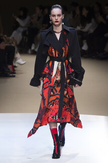 Alexander McQueen Fall 2018 Ready-to-Wear , Александр Маккуин осень зима 2018 , Fashion show , неделя моды в Париже , PFW , Mainstyles