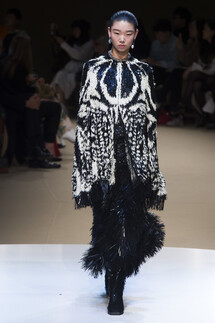 Alexander McQueen Fall 2018 Ready-to-Wear , Александр Маккуин осень зима 2018 , Fashion show , неделя моды в Париже , PFW , Mainstyles