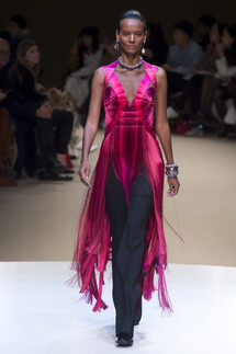 Alexander McQueen Fall 2018 Ready-to-Wear , Александр Маккуин осень зима 2018 , Fashion show , неделя моды в Париже , PFW , Mainstyles