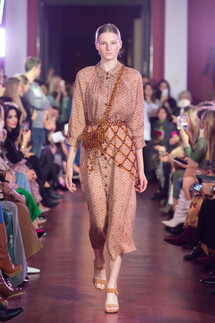 Alena Akhmadullina Spring 2020 / Alena Akhmadullina весна-лето 2020 / Неделя моды: Москва