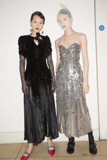 Backstage collections Erdem Fall 2018 Ready-to-Wear , Backstage коллекции Эрдем осень зима 2018 , Fashion show , неделя моды в Лондане , LFW , Mainstyles