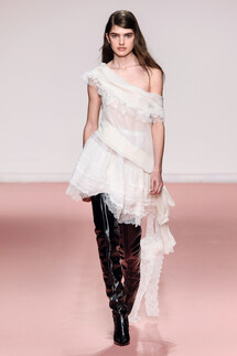 Blumarine Fall 2019 Ready-to-Wear / Blumarine осень 2019 / Неделя моды: Милан
