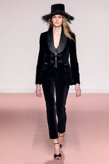Blumarine Fall 2019 Ready-to-Wear / Blumarine осень 2019 / Неделя моды: Милан