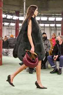 Bottega Veneta Fall 2022 Collection / Bottega Veneta осень-зима 2022
