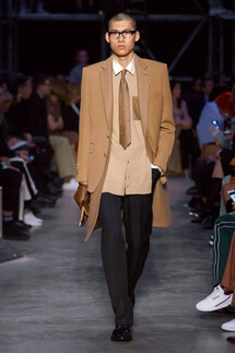 Burberry Fall 2019 Ready-to-Wear / Burberry осень 2019 / Неделя моды: Лондон