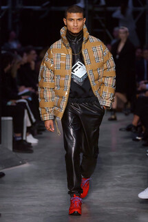 Burberry Fall 2019 Ready-to-Wear / Burberry осень 2019 / Неделя моды: Лондон