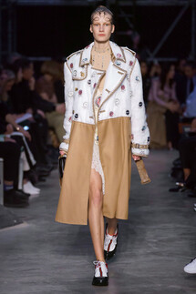 Burberry Fall 2019 Ready-to-Wear / Burberry осень 2019 / Неделя моды: Лондон