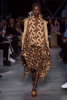 Burberry Fall 2019 Ready-to-Wear / Burberry осень 2019 / Неделя моды: Лондон