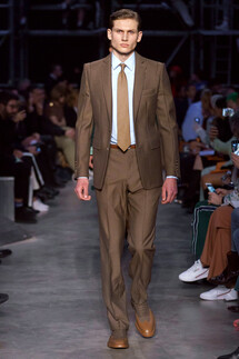 Burberry Fall 2019 Ready-to-Wear / Burberry осень 2019 / Неделя моды: Лондон