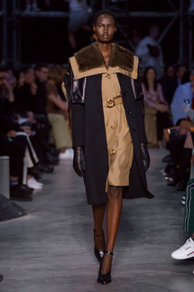 Burberry Fall 2019 Ready-to-Wear / Burberry осень 2019 / Неделя моды: Лондон