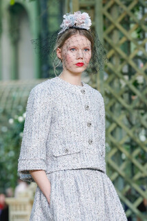 Details Chanel spring 2018 couture Paris PFW коллекция 2018 Детали коллекции Шанель кутюр лето 2018 неделя высокой моды в Париже Mainstyles