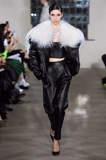 David Koma Fall 2019 Ready-to-Wear / Burberry осень 2019 / Неделя моды: Лондон