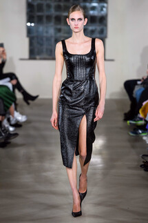 David Koma Fall 2019 Ready-to-Wear / Burberry осень 2019 / Неделя моды: Лондон