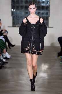 David Koma Fall 2019 Ready-to-Wear / Burberry осень 2019 / Неделя моды: Лондон