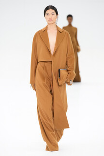 Fendi Couture коллекция осень 2022 / Fendi Couture Fall 2022