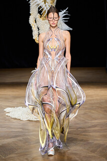 Iris van Herpen Couture коллекция осень 2022 / Iris van Herpen Couture Fall 2022