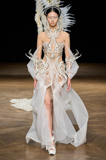 Iris van Herpen Couture коллекция осень 2022 / Iris van Herpen Couture Fall 2022
