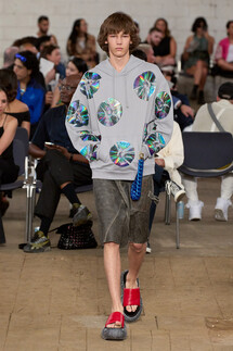 JW Anderson Menswear Spring 2023 / JW Anderson мужская коллекция весна-лето 2023
