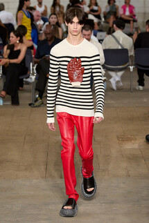 JW Anderson Menswear Spring 2023 / JW Anderson мужская коллекция весна-лето 2023