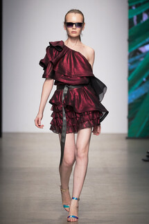 Julia Dalakian Spring 2020 / Julia Dalakian весна-лето 2020 / Неделя моды: Москва