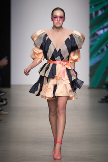 Julia Dalakian Spring 2020 / Julia Dalakian весна-лето 2020 / Неделя моды: Москва