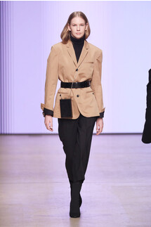 Lakbi Fall 2019 Ready-to-Wear / Lakbi  осень-зима 2019 / Неделя моды: Москва