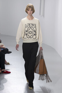 Loewe SPRING/SUMMER 2018 READY-TO-WEAR Loewe весна-лето 2018
