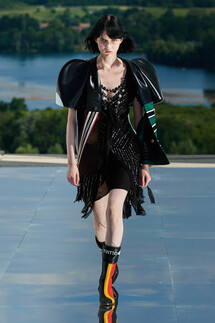 Louis Vuitton Resort 2022 / Louis Vuitton курорт 2022