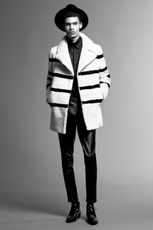 Saint Laurent Pre-Fall 2019 / Saint Laurent осень-зима 2019 / Неделя моды: Париж